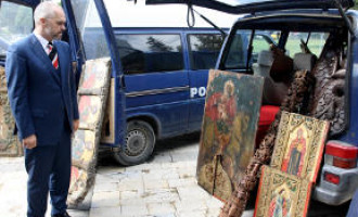 Albanska policija pronašla hiljade ukradenih historijskih artefakata, među kojima i 20 srednjovjekovnih ikona