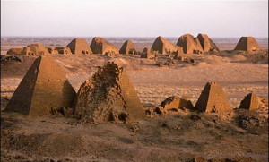Nubijske-piramide-Meroe-Sudan