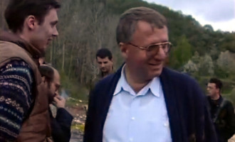 (Video) Šta su Aleksandar Vučić i Tomislav Nikolić radili iznad Sarajeva tokom agresije na BiH: To je ”maljutka”, vojvodo!