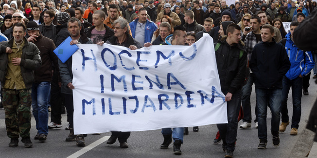 Sarajevo, 10.02.2014 - Nastavljaju se prosvjedi u Sarajevu zbog teske ekonomske situacije u Bosni i Hercegovini