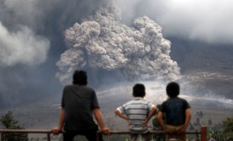 Erupcija vulkana u Indoneziji: Oblak vrelog dima “progutao” 11 osoba