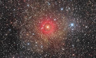 ‘Divovski kikiriki’: Otkrivena zvijezda 1.300 puta veća od Sunca (VIDEO)