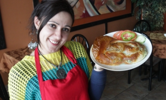 Balkan Dining  : Amerikanci oduševljeni  Aidinim ručno razvijanim bosanskim pitama