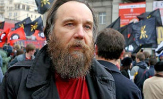 Aleksandar Dugin: Putin je pred velikim iskušenjima, ali čekajući riskira sve