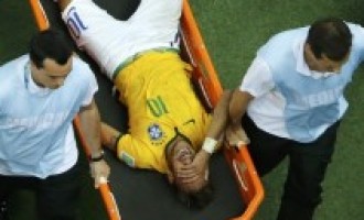 Neymar u bolnici  : Zbog povrede kičme , propušta ostatak SP-a?! (Video)