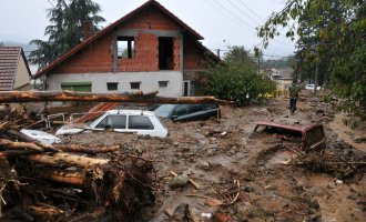 Apokaliptične scene na istoku Srbije : Pogledajte zastrašujuću snagu vodene bujice  (Video)