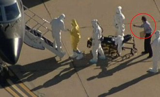 Novi sigurnosni propust šokirao Ameriku :  ‘Ko je ova budala bez zaštitnog odijela pokraj sestre zaražene ebolom?’