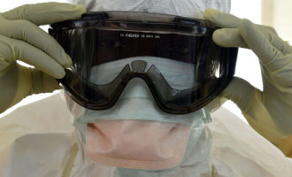 Novi zabrinjavajući detalji : U dodiru s pacijentom iz Dallasa oboljelim od ebole bilo je 80 ljudi