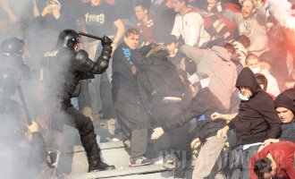 104. vječiti derbi Želje i Sarajeva završen slavljem gostiju: Trijumf Sarajeva  u sjeni sukoba navijača i policije (Video)