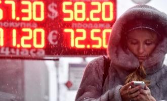 Totalna panika u Rusiji: Banke pred krahom, valuta u slobodnom padu