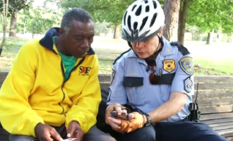 Policajac postao zvijezda: Spasio stotine beskućnika (Video)