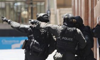Talačka kriza u Sydneyu : Džihadista oteo 40 ljudi u ugostiteljskom objektu (Video)