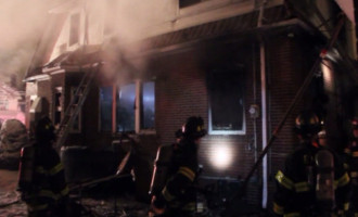 Majka iskočila kroz prozor : Sedmero djece poginulo u požaru u New Yorku (Video)
