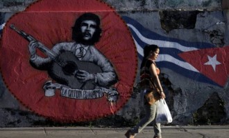 Na pomolu puni diplomatski odnosi : Washington uklonio Kubu sa crne liste