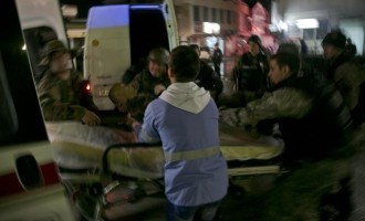 Završen rat u Makedoniji  :  Ubijeno pet makedonskih policijaca, više od 30 ljudi ozlijeđeno, teroristi se predali!