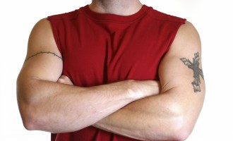 Istraživanje britanskog univerziteta : Muškarci koji nose crveno su agresivniji