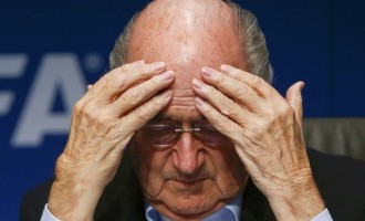 Pritisci urodili plodom :  Svemoćni šef FIFA-e Sepp Blatter podnio ostavku!