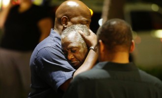 Pucnjava u Južnoj Karolini : Najmanje devet osoba ubijeno, traje potraga za mladićem koji je ušetao u crkvu i počeo pucati!