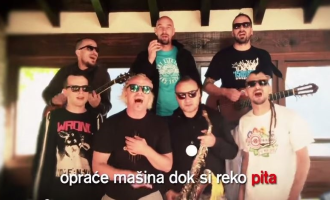 Dubioza podržala abriku “Dita” : “Deterdženta boljeg nije bilo ni za vrijeme Tita, opraće mašina dok si rek'o pita” (Video)