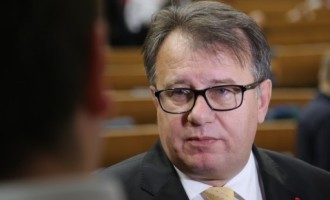 Nermin Nikšić  optužuje : Novalićeva vlada pokazala je bezobrazluk prema radnicima, a sada i prema penzionerima