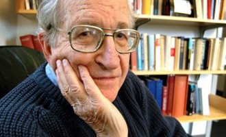 Chomsky podržao Tsiprasa : Politika nametnuta Grčkoj je apsurdna i sramotna