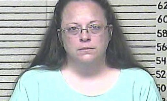 Događa se danas u Kentuckyiju : Matičarka odbila vjenčati gay par pa završila iza rešetaka !