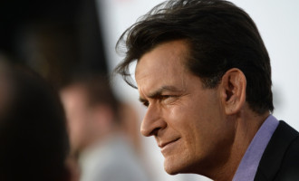 Charlie Sheen javno priznao : Istina je, HIV pozitivan sam, bolujem već četiri godine…