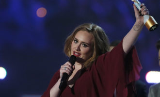 Emotivna Adele oduševila Glastonbury