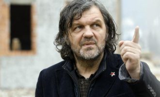 Eterična ulja novi izazov :  Kusturica sadi smilje i otvara destileriju u Bileći !