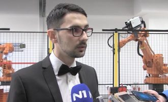 Znanje prenosi mladim kolegama u Tuzli : Bosanac Enver Budaković programira robote za Audi