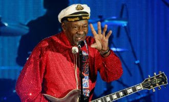 Odlazak  legende   rock'n'rolla :  U  91 godini preminuo  Chuck Berry   (VIDEO)