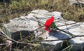 Dragan Markovina :  Kome i zašto smeta obnova Partizanskog groblja u Mostaru?