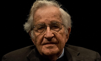 Rušenje politike naglašavanja razlika : Noam Chomsky potpisao Deklaraciju o zajedničkom jeziku