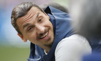 Ibra u svlačionici LA Galaxyja sluša Halida : “Vraćam se majci u Bosnu” (Video)