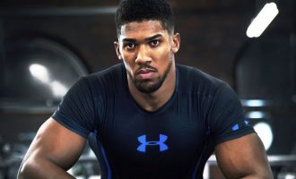 Skromni i jednostavni Anthony Joshua : Slavni bokser  šokirao izgledom svog stana (VIDEO)