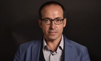 Turski pisac Burhan Sönmez : “Erdoğanova politika je potpuno propala”