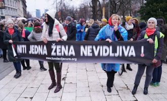 U Sarajevu Osmomartovski marš pod sloganom “Nasilnik na tvom putu”  (FOTO)