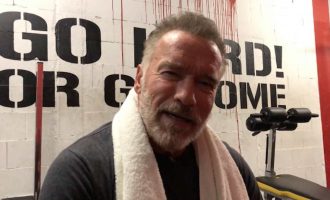Schwarzenegger priznao da je postao depresivan  : Šta se dogodilo s  mojim trbušnim pločicama?