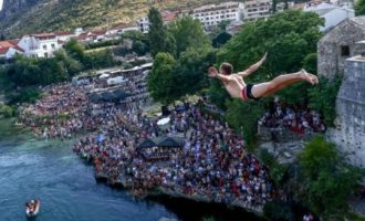 Evald Krnić i Igor Kazić pobjednici 456. skokova sa Starog mosta u Mostaru