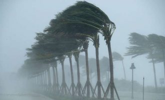 Florida pod vodom i u mraku : Uragan Ian donio “katastrofalne” poplave i nestanak struje