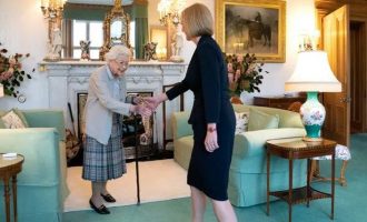 Zeleno svijetlo kraljice : Liz Truss i formalno postala nova britanska premijerka