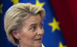 Šefica EK-a Ursula Von der Leyen: Ukrajina se “nevjerojatnom brzinom kreće” prema EU-u