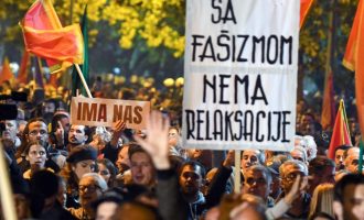U Podgorici treći put demonstracije sa zahtjevom za vanredne izbore : “Ima nas. Ne damo te, Crna Goro”
