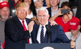 Mike Pence prekinuo šutnju :  Trumpove  riječi prije napada na Capitol ugrozile Amerikance