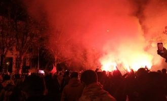 Sukobi policije i demonstranata u Podgorici nakon usvajanja Zakona o predsjedniku
