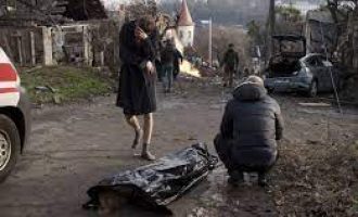 Ukrajina tvrdi da je u napadu na kasarnu  ubila više  stotina ruskih vojnika; Moskva tvrdi da je izgubila 63 svoja vojnika