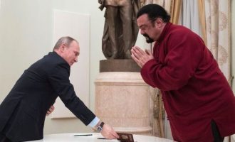 Orden prijateljstva : Vladimir Putin odlikovao Stevena Seagala