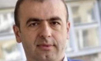 Prof.dr. Sead Turčalo : Dodik vodi politiku, ostalima se politika dešava