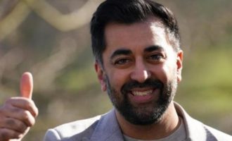 Humza Yousaf prvi musliman na poziciji premijera Škotske