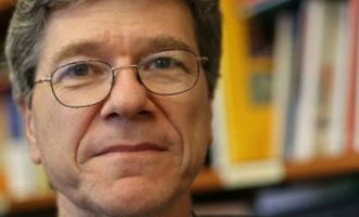 Čuveni američki ekonomist Jeffrey Sachs: “Pomoglo bi kada bi evropski lideri rekli: stop, ne pristajemo na nuklearni rat koji će početi na tlu Evrope “